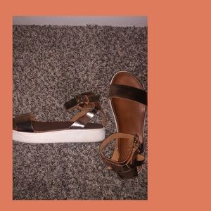 MIA METALLIC PLATFORM SANDAL